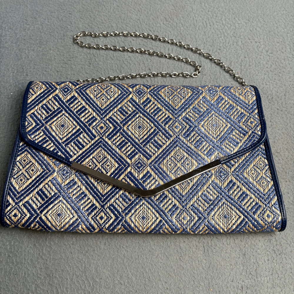 Poppie Jones Navy Blue Tan Woven Straw Geometric Envelope Clutch Chain Strap